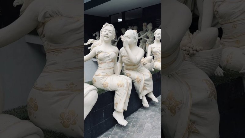 Почему балийцы так круто делают скульптуры?  #balinesegirl #balineseculture #sculptor