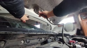 СЛАБЫЙ НАПОР ФОРСУНКИ стеклоочистителя Toyota RAV4.Ищем причину...