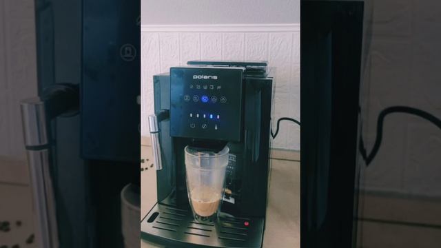 Готовим кофе с Кофемашиной Polaris PACM 2041SW смотреть онлайн