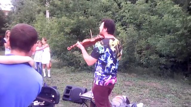 Играть на скрипки смотреть онлайн