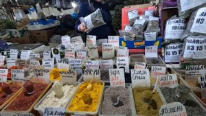 Махачкала, второй рынок. Сыр, клубника, орехи, какие цены на рынке ?