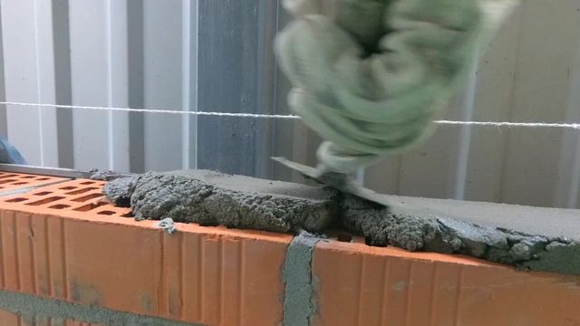 Кирпичная Стена Своими Руками! Научился Класть Облицовочный Кирпич Пока Находился На Самоизоляции!