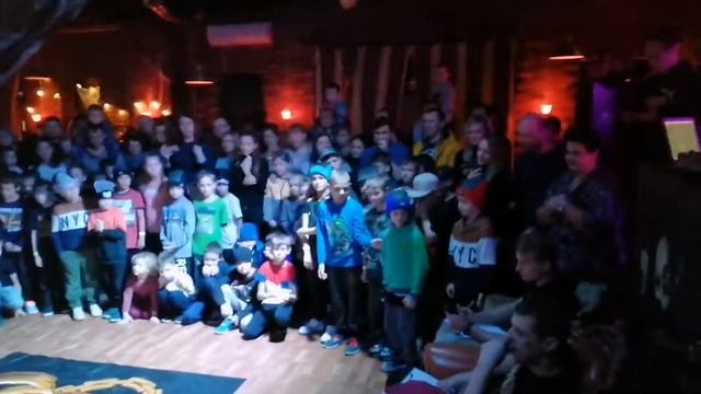 Мой первый брейк-данс баттл Rock o Clock смотреть онлайн