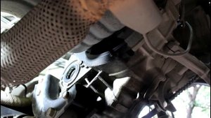 Замена сальника привода и масла в МКПП на Chevrolet Aveo Шевроле Авео 2009 года