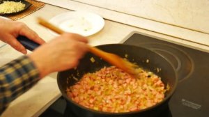 Омлет с луком и колбасой (вкусный,быстрый,сытный обед)