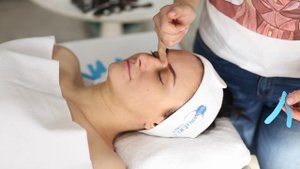 Зона межбровья. Кинезио тейпирование. Специалист: Вера Соболевская.