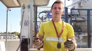 Топливо нового поколения: Заправка грузовика SCANIA на заправке LNG - Как заправляется газовая фура