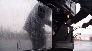 Шторный полуприцеп Meusburger Новтрак