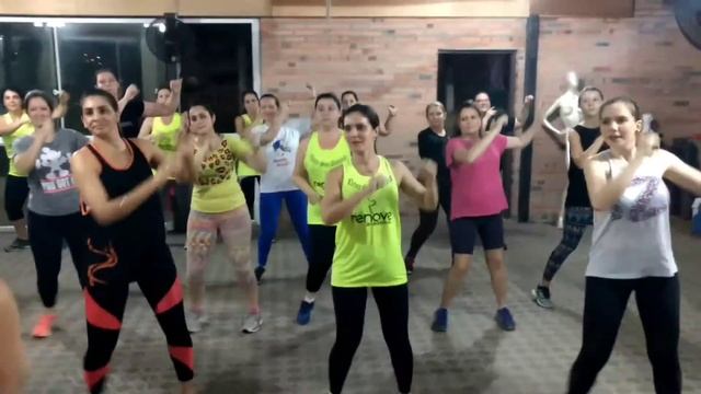 Zumba Zuka Zuka!!!renoveacademia смотреть онлайн