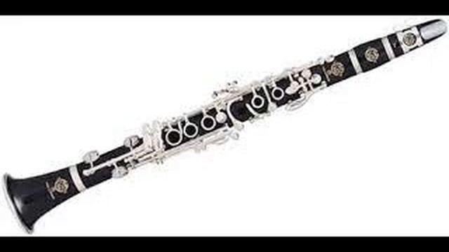 Звучит кларнет