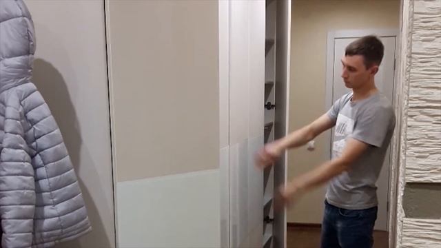 Шкаф в длинном коридоре смотреть онлайн