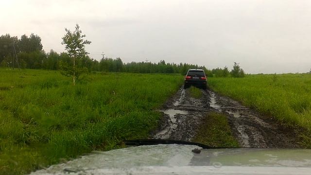 Бездорожье BMW/БМВ X5 дизель (E70 3.5sd 315 л.с.) месим грязь смотреть онлайн