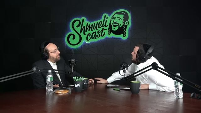 Staying Chasidish, Childhood in Beit Shemesh | Ahrele Samet - ShmueliCast Ep. 10 смотреть онлайн