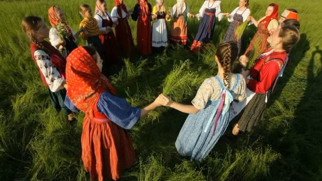 Народные традиции  -  Духов день