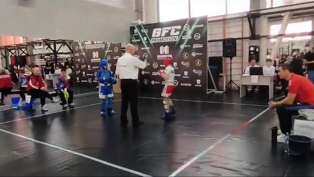 кубок Урала по кикбоксингу г. Екатеринбург. Маринов Владимир финал и 1 место?????? смотреть онлайн