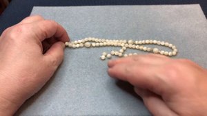 Комплект из агата. Бусы из перламутра. Кулон и серьги из браслета. Украшения для Наталии. Часть 8.