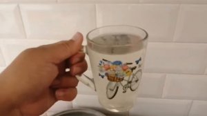 Освежающий компот из ревеня и красной смородины в жару