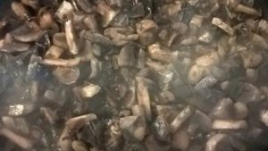 Салат с шампиньонами и курицей