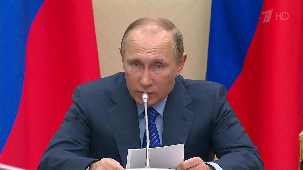 Президент поручил правительству доработать программу обеспечения армии оружием и техникой