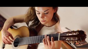 Ana Vidovic plays the Fugue BWV 1001 by J. S. Bach | Siccas Guitars