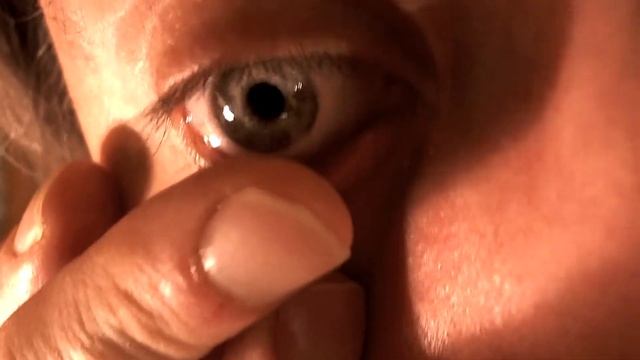 как надеть линзу смотреть онлайн