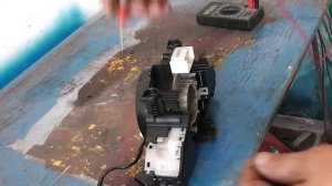 Ошибка P1049 на Nissan Tiida, а также замена шлейфа.