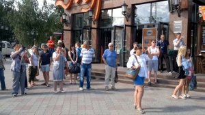 ЭКВАДОРЦЫ   ПОЮТ ПЕСНИ  ЦЕНТР СОРМОВА .