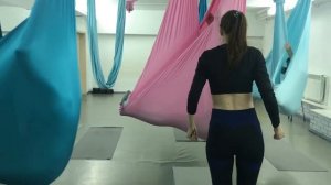 Пилатес в гамаках в новосибирской студии Baharat