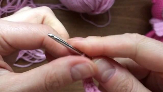 МК зайчик крючком. Шарфик смотреть онлайн