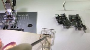 Покупать ли  специальные лапки для печворка___