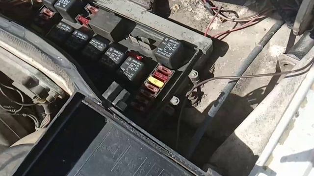 Не горить або пропав стоп-сигнал ВАЗ-2109. Одна з причин. смотреть онлайн