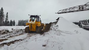 Бульдозер ЧЕТРА Т15 на дистанционном управлении