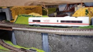 Гонки 3-х электропоездов: ICE3, TGV, Thalys (H0 Mehano) на макете, г.СПб, 19.02.2022г. (4K UHD)