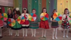 Танец для мамы в детском садике (старшая группа)