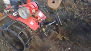 Осенняя вспашка плугом мотоблоком агат