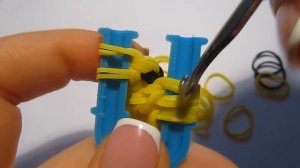 СМАЙЛИК из резинок на рогатке. Фигурки из резинок | Smile Rainbow Loom