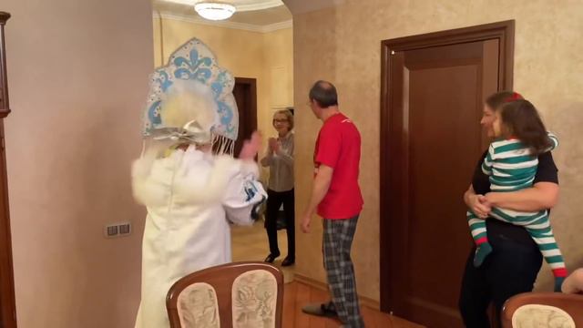 Как мы встретили Новый Год! || И чтобы выбрали вы? смотреть онлайн