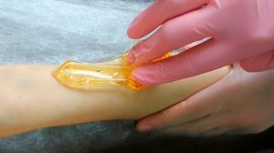 шугаринг рук мануальной техникой Сахарной пастой TM AleVi