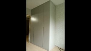 Распашные шкафы с интегрированными ручками