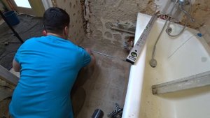 ✅ СТЯЖКА ПОЛА под ЭПОКСИДНУЮ ЗАЛИВКУ ПРОСТО И НЕДОРОГО | ИЗ ЦЕМЕНТНОГО РАСТВОРА | ПОЛ В ВАННОЙ | DI