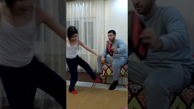 УДАР С РАЗВОРОТА НОГОЙ смотреть онлайн