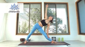 ЗАНЯТИЯ ЙОГОЙ | Триконасана | Вытяжение Позвоночника | Хатха Йога chilelavida