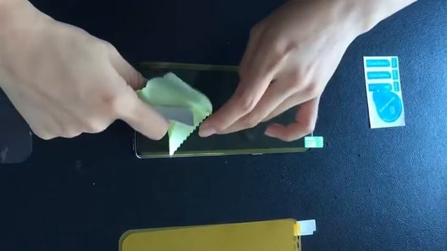 Процесс наклейки TPU Силиконовой Плёнки на смартфон смотреть онлайн