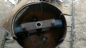 Измельчаю бутылки в дробилке. Дробилка-сенорезка, ДВА В ОДНОМ, СВОИМИ РУКАМИ. Млин, дробарка !!!