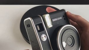 Моментальный фотоапарат Fujifilm Instax mini 40. Обзор