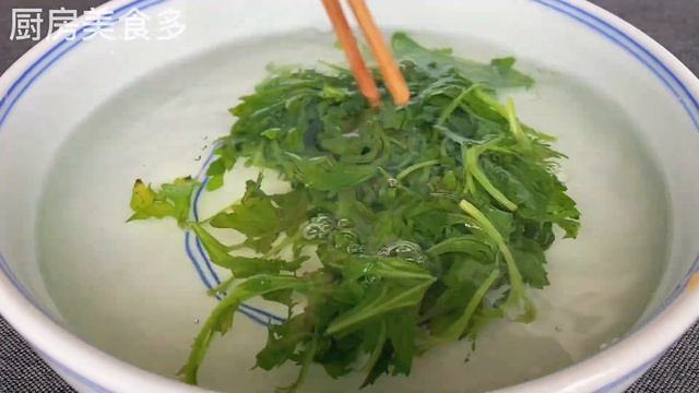 「天然造血庫」被發現了，艾葉加它煮一煮，作用真是太厲害了，比吃補藥還要好，小臉紅潤氣色好，省錢又實用，【廚房美食多】