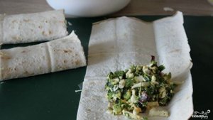 Лаваш с луком и яйцом