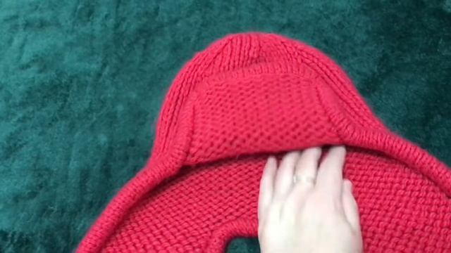 Связала модную шапку-ушанку? Назвала «Малинка»#вязание#фантазийнаяпряжа#вяжуспицами