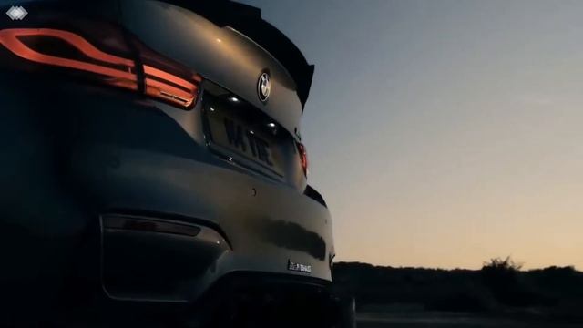 По садовому шурши большой чёрный джип... смотреть онлайн