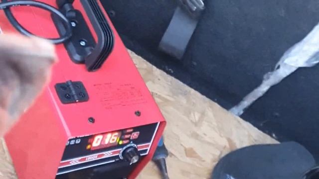 Сварочный полуавтомат JONSER 190 QX - Как настроить - Как варить проволокой - Первый тест драйв смотреть онлайн